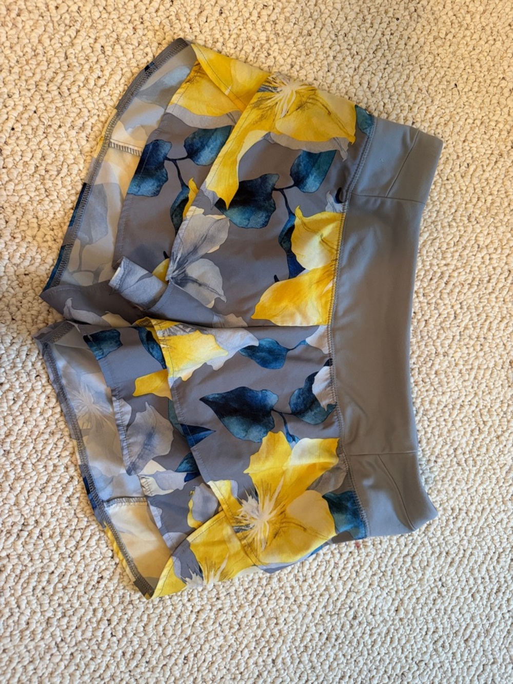CALIA by Carrie Underwood Gray Athletic Shorts with Yellow Floral Print